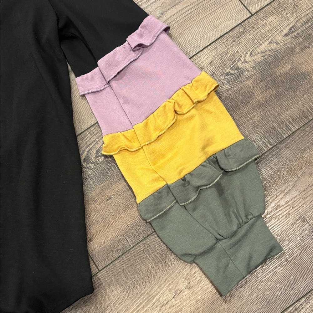 BiBi V Neck Long Sleeve Color Block Ruffled Arm Top - Picture 4 of 5